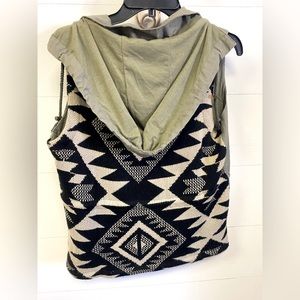 Fashionomics Aztec Cargo Vest Medium